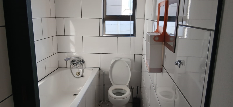 To Let 4 Bedroom Property for Rent in Hopefield Western Cape